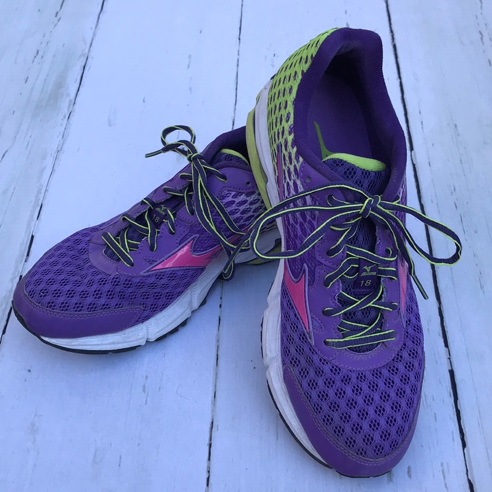 Mizuno wave rider - Picture 1 of 3